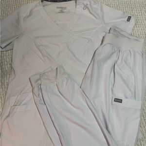 Maven Scrub Set in White